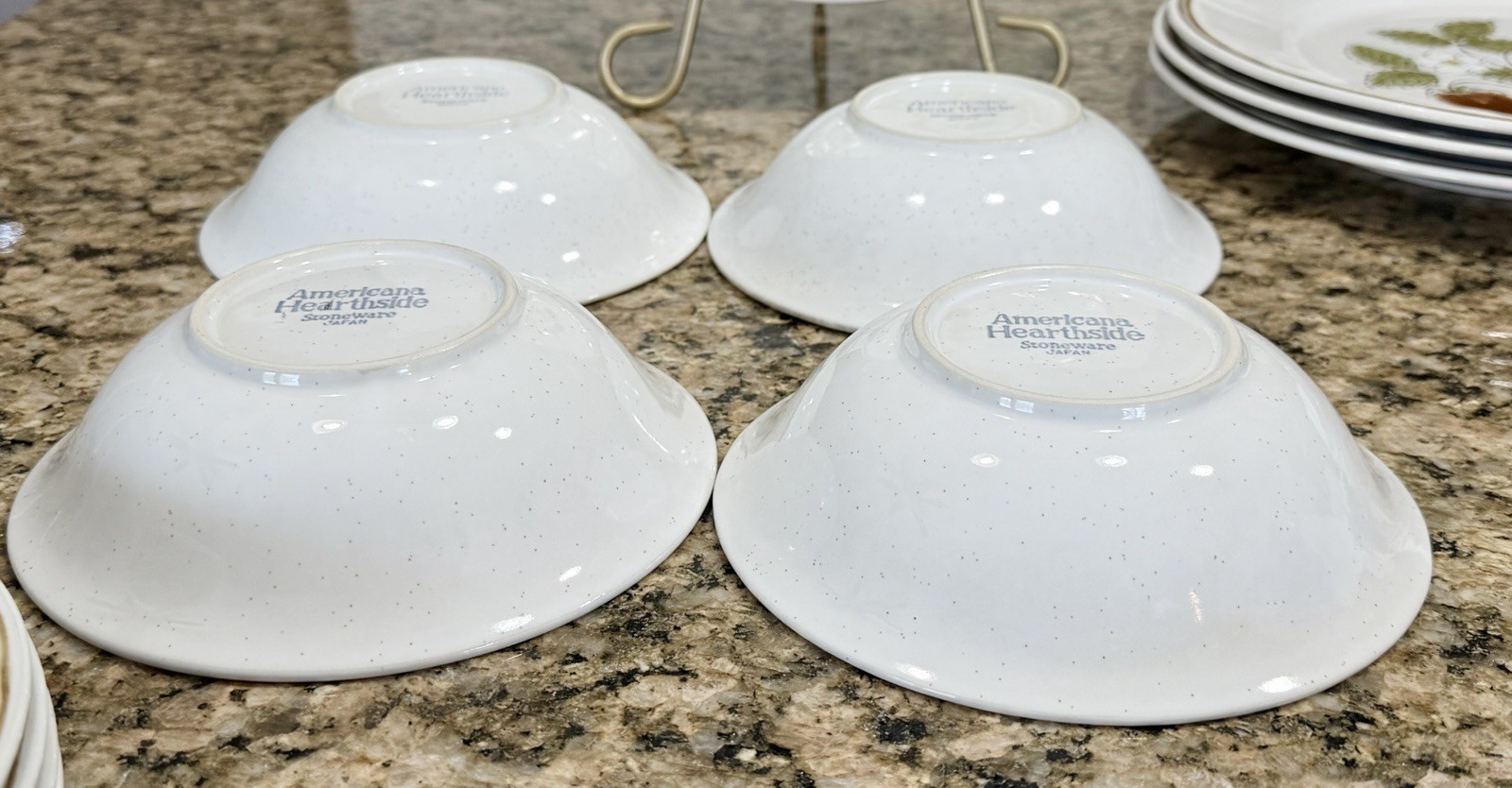 12pc Americana Hearthside Stoneware Berries Cream Dinner Set Plates & Bowls VTG