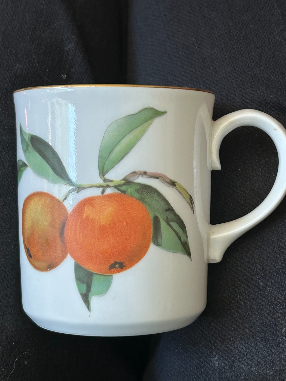 Set of 2 Vintage Royal Worcester Evesham Gold Mugs 3.5″ H Peach & Black Currant