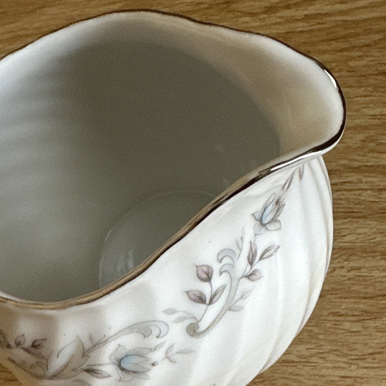 Mikasa Monte Carlo dainty Creamer 470 VTG Mikasa 1994-1997 JAPAN blue flowers