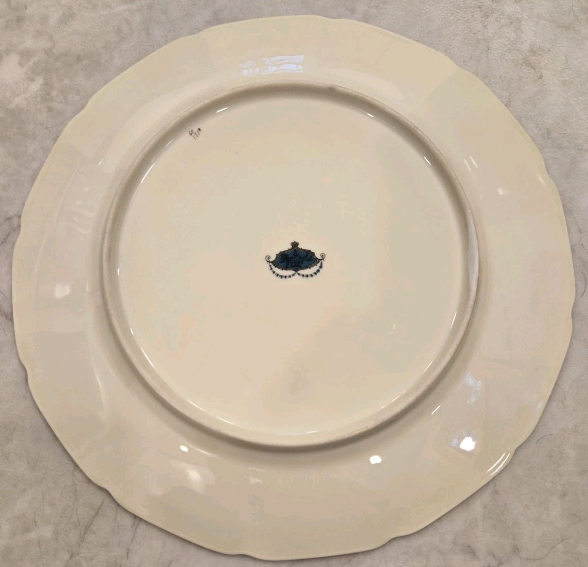 6 Rosenthal Ivory China 10.5″ Plates Maroon Gold Border Floral Center Scalloped