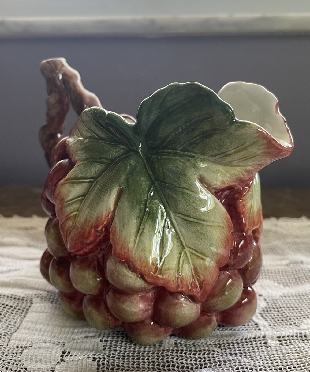 Fitz and Floyd Classics Country Gourmet Grape Cluster Creamer