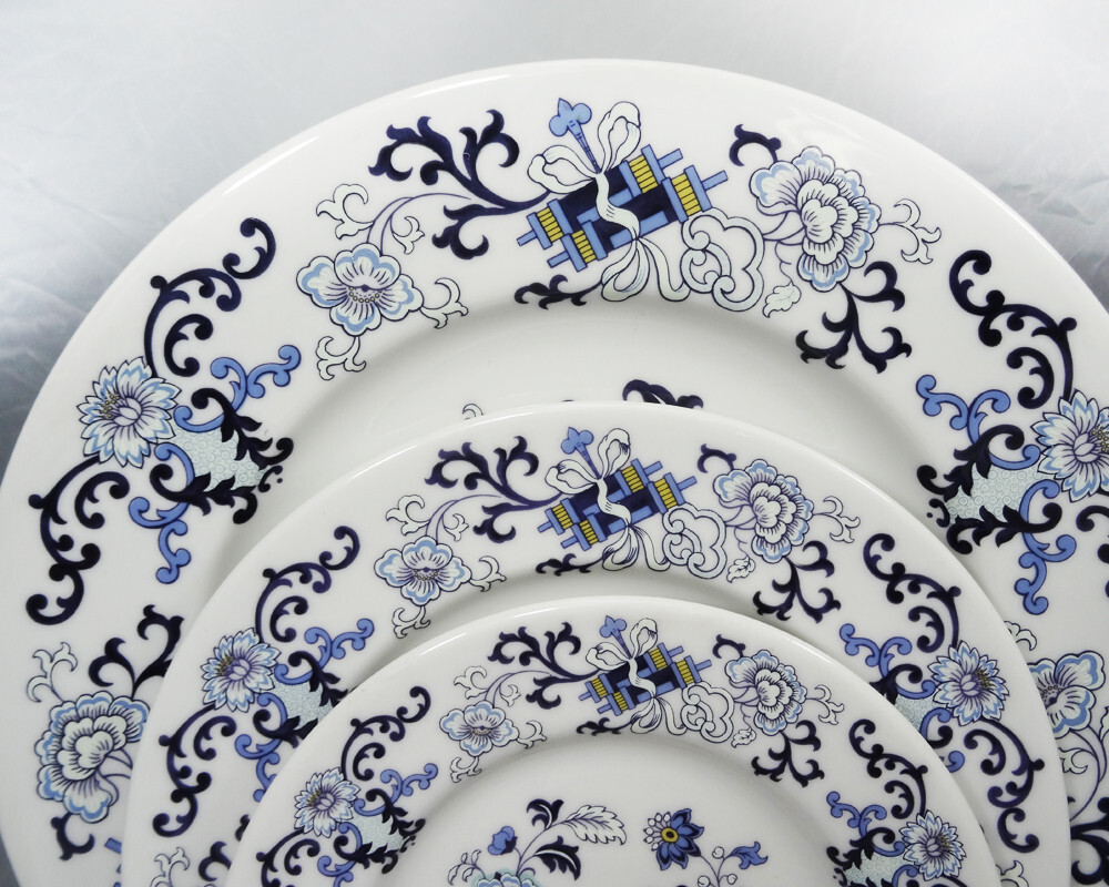 NANKIN TC1091 by Royal Doulton 5 Piece Place Setting NEW NEVER USED made England