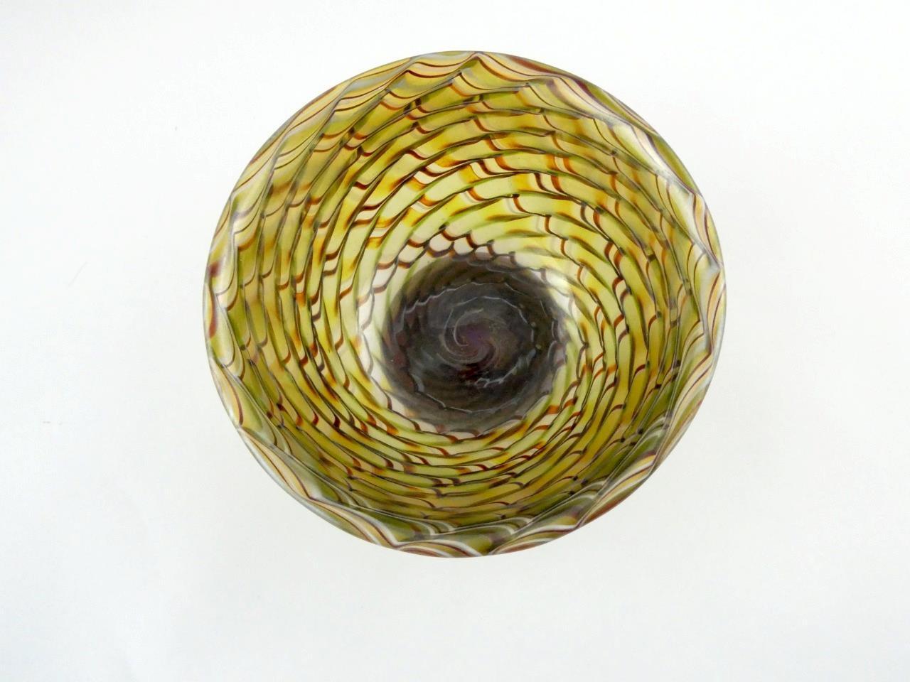 Orient and Flume Iridescent Art Glass Bowl Made in 1977 Signed Base