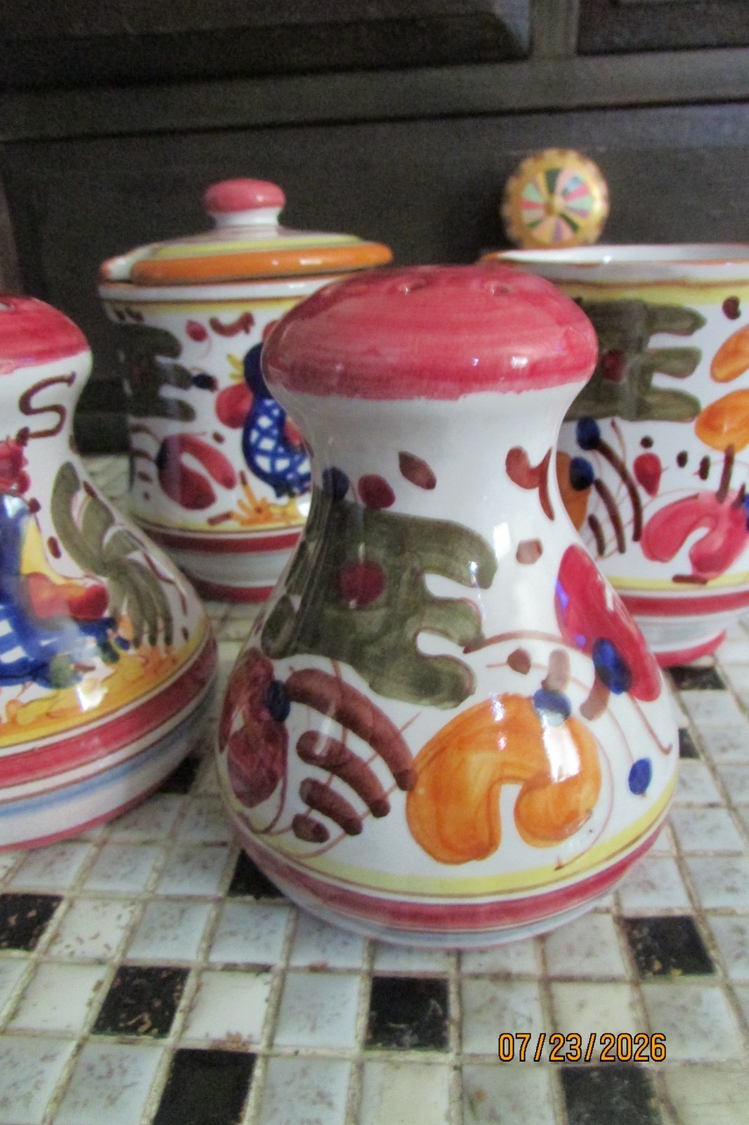 ITALY # HANDPAINTED SHAKERS/SUGAR/CREAMER OF 4 ROOSTER DESIGNER DERUTO ORVIETO