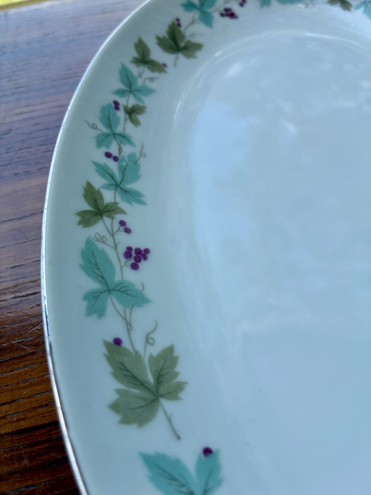 DISCONTINUED OVAL PLATTER FROM FINE CHINA OF JAPAN WITH THE “GRAPEVINE” PATTERN
