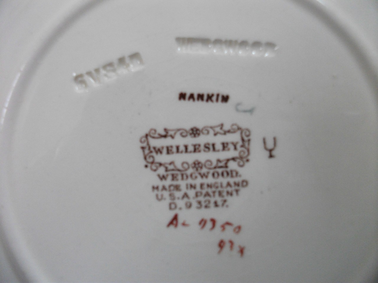 Wedgwood Nankin Wellesley TWELVE creamware 6 3/4″ bread plates AL4350