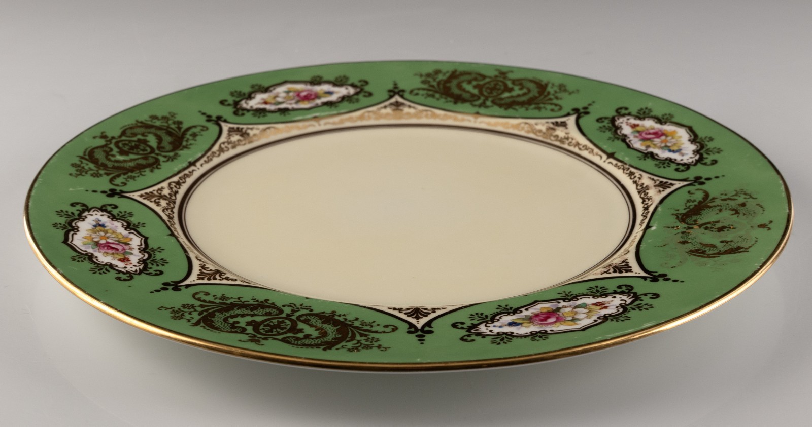 1905-1920 Cauldron Bone China England Plate Floral Gold Gilt 10.75″ 1.3lbs A1029