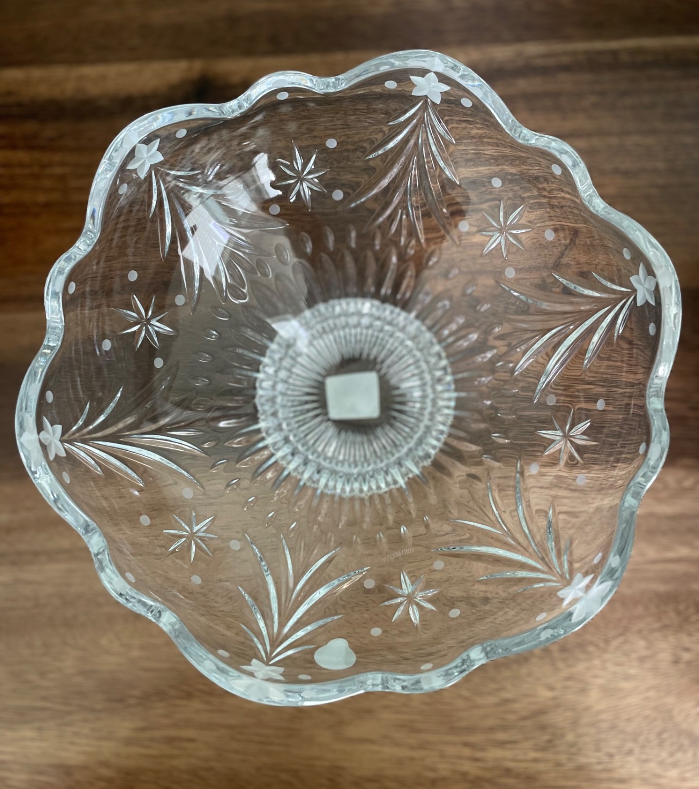 WATERFORD CRYSTAL CHRISTMAS NIGHT 10″ SCALLOPED EDGE FOOTED BOWL – MINT