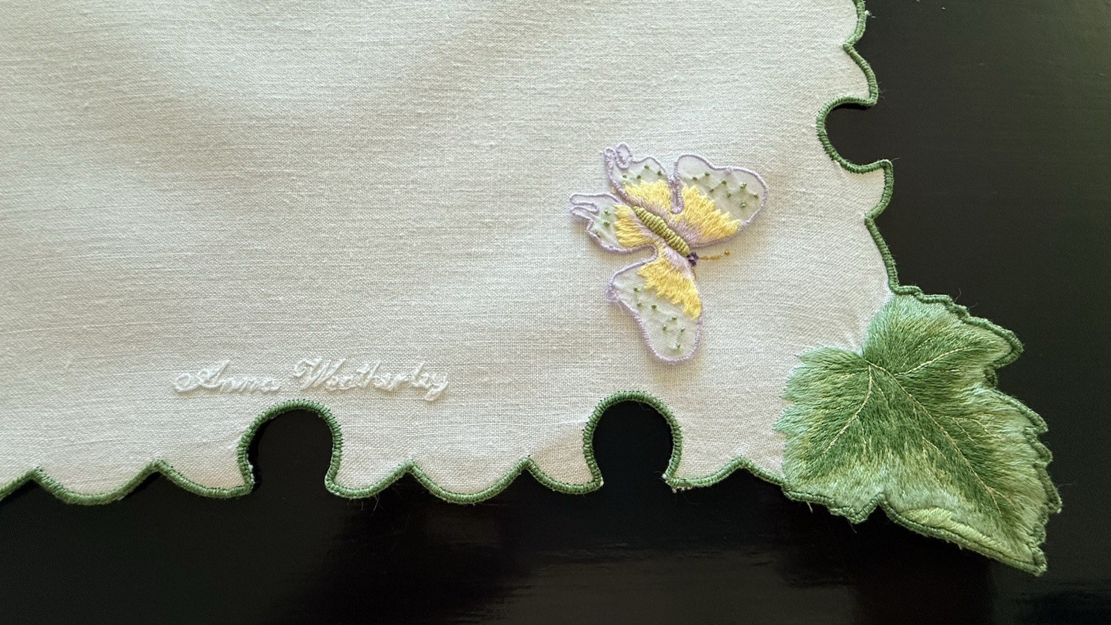 Anna Weatherley Butterfly Ivy Garland Set of 8 Placemats ( Astonishing find! )