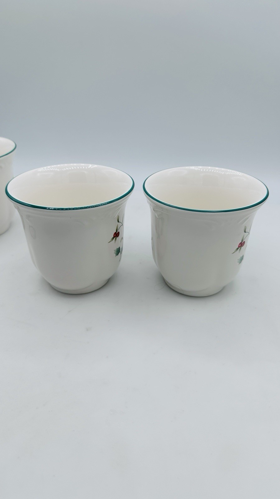 Pfaltzgraff Winterberry Set 4 Coffee Mugs Holly Berry Green Rim Stoneware