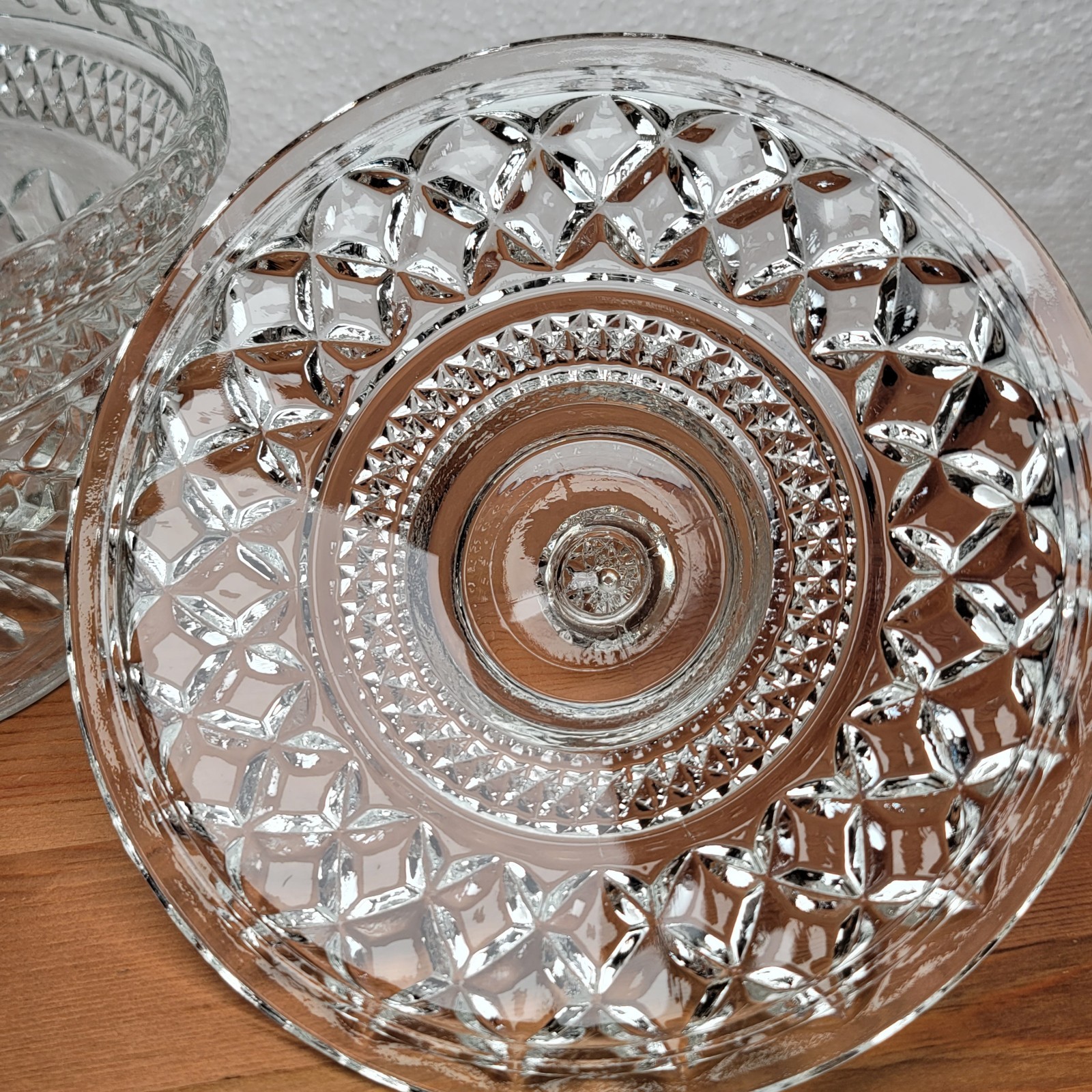 Anchor Hocking Wexford Covered Candy Dish Pedestal Crystal Glass w Lid 7.5 In