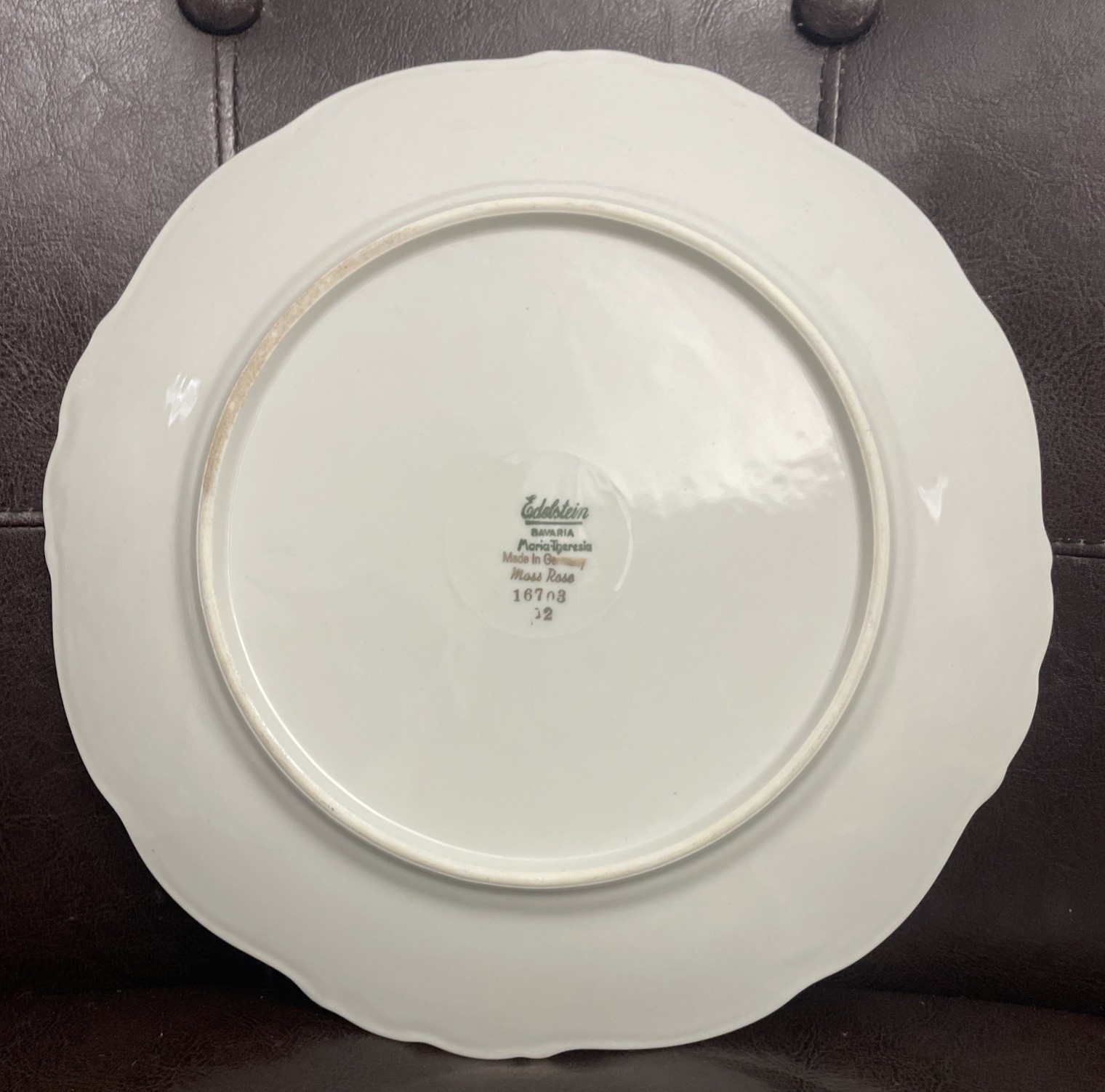 VTG Edelstein MARIA-THERESIA 16703 Moss Rose Dinner Plate 9 3/4”