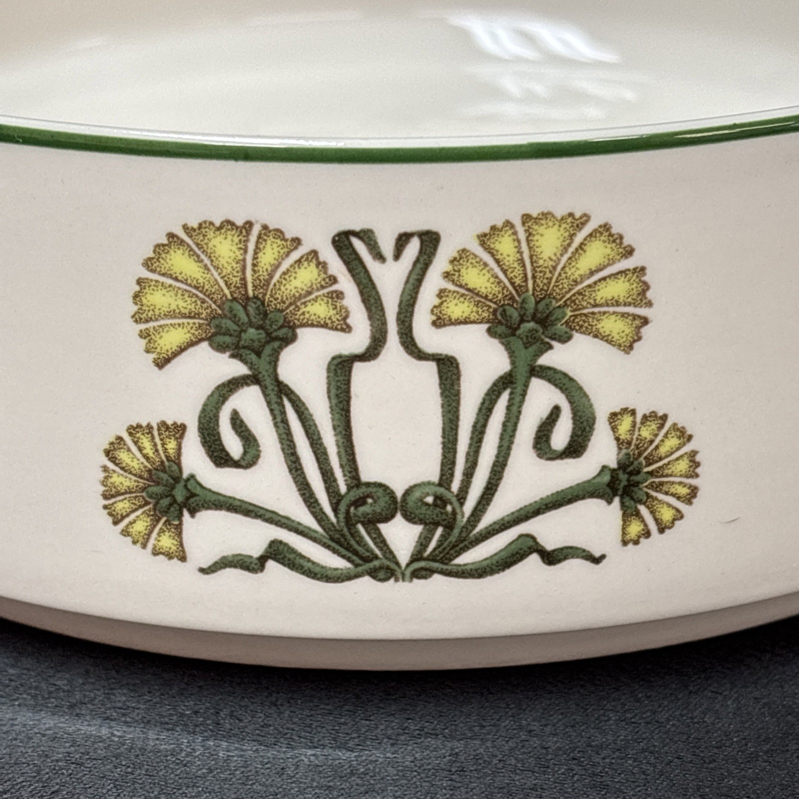 Villeroy and Boch ATLANTIC Round Vegetable Bowl 8 1/8 Inches