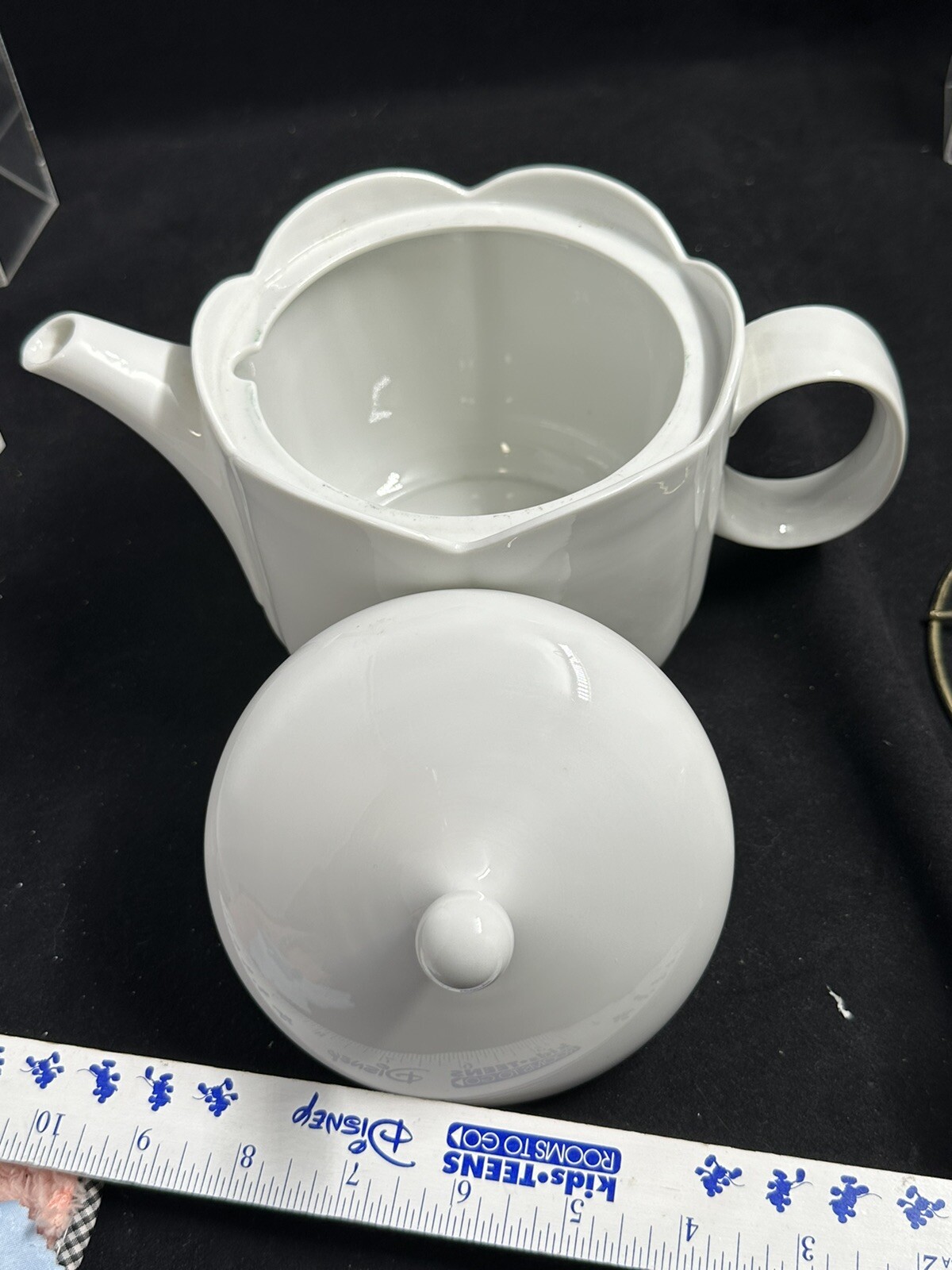 Tirschenreuth Fleur White Fine China Scroll Teapot Germany 6.5”