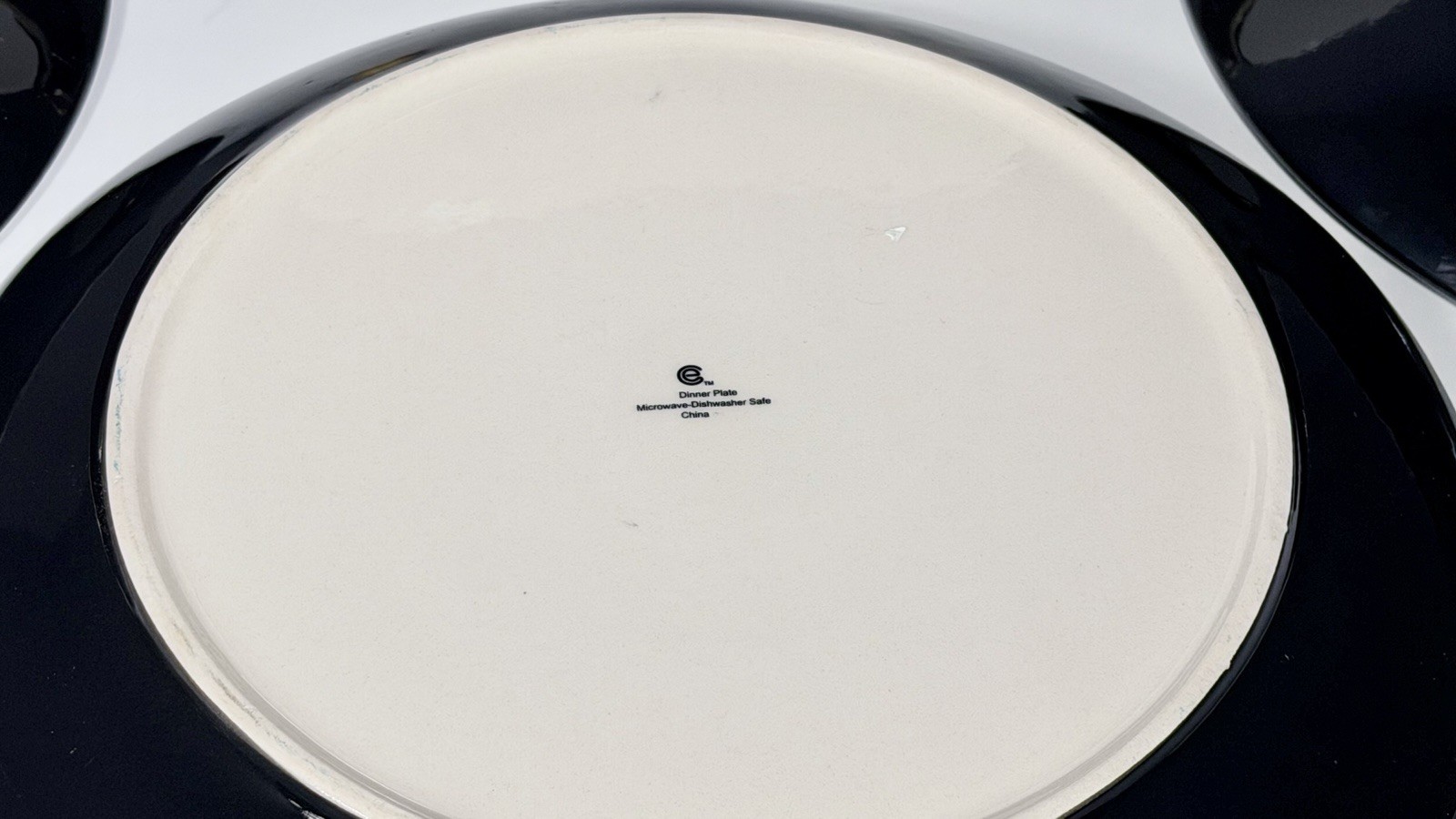 Set of 4 Certified International Black White Floral Dinner Plates 10.5”