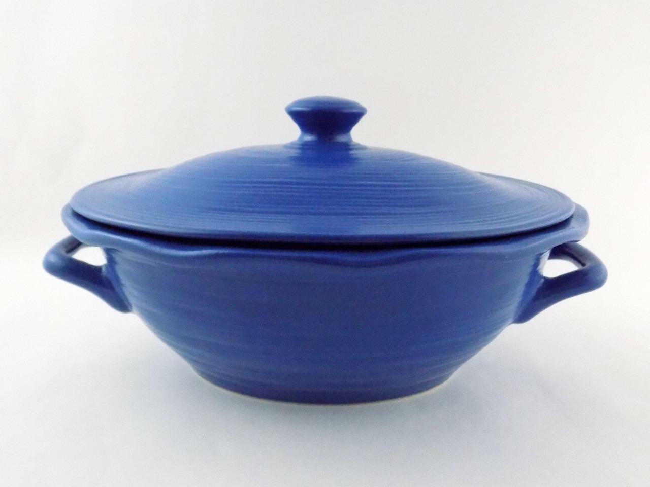 CorningWare Stoneware 2 QT Casserole Dish with Lid Blue Outer White Inner V GOOD