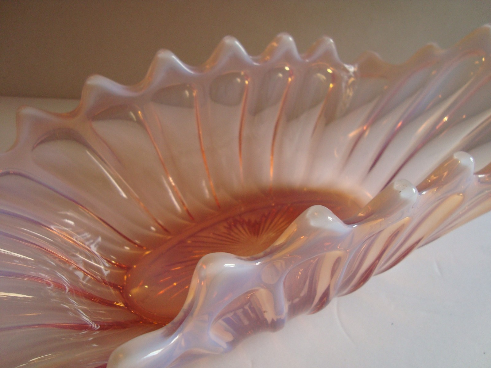 Vintage Fostoria Heirloom Pink Opalescent Crimped Stretched Console Bowl 12″