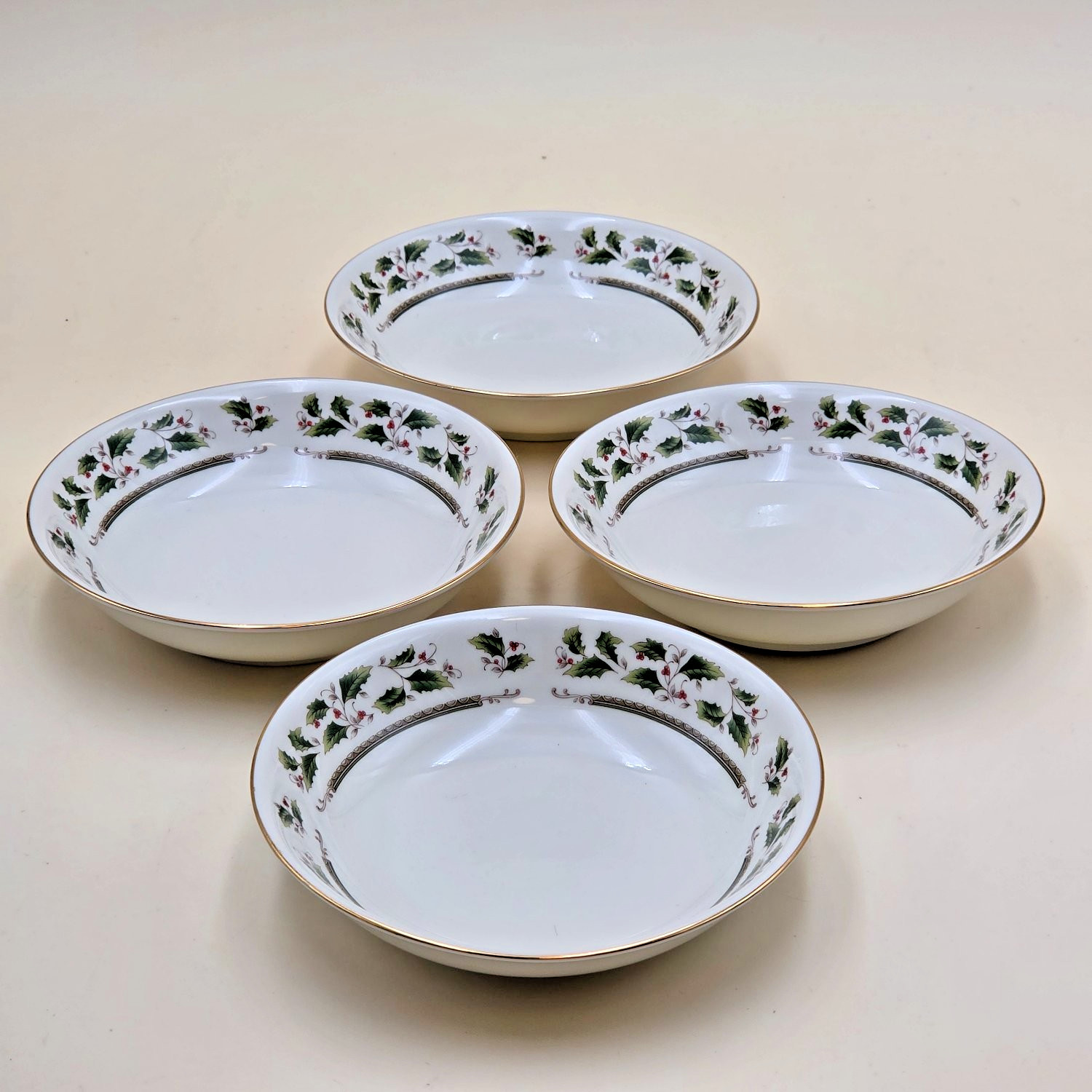 Royal Limited Holly Holiday 5.5″ Porcelain Fruit Bowls Set 4 Christmas Gold Trim