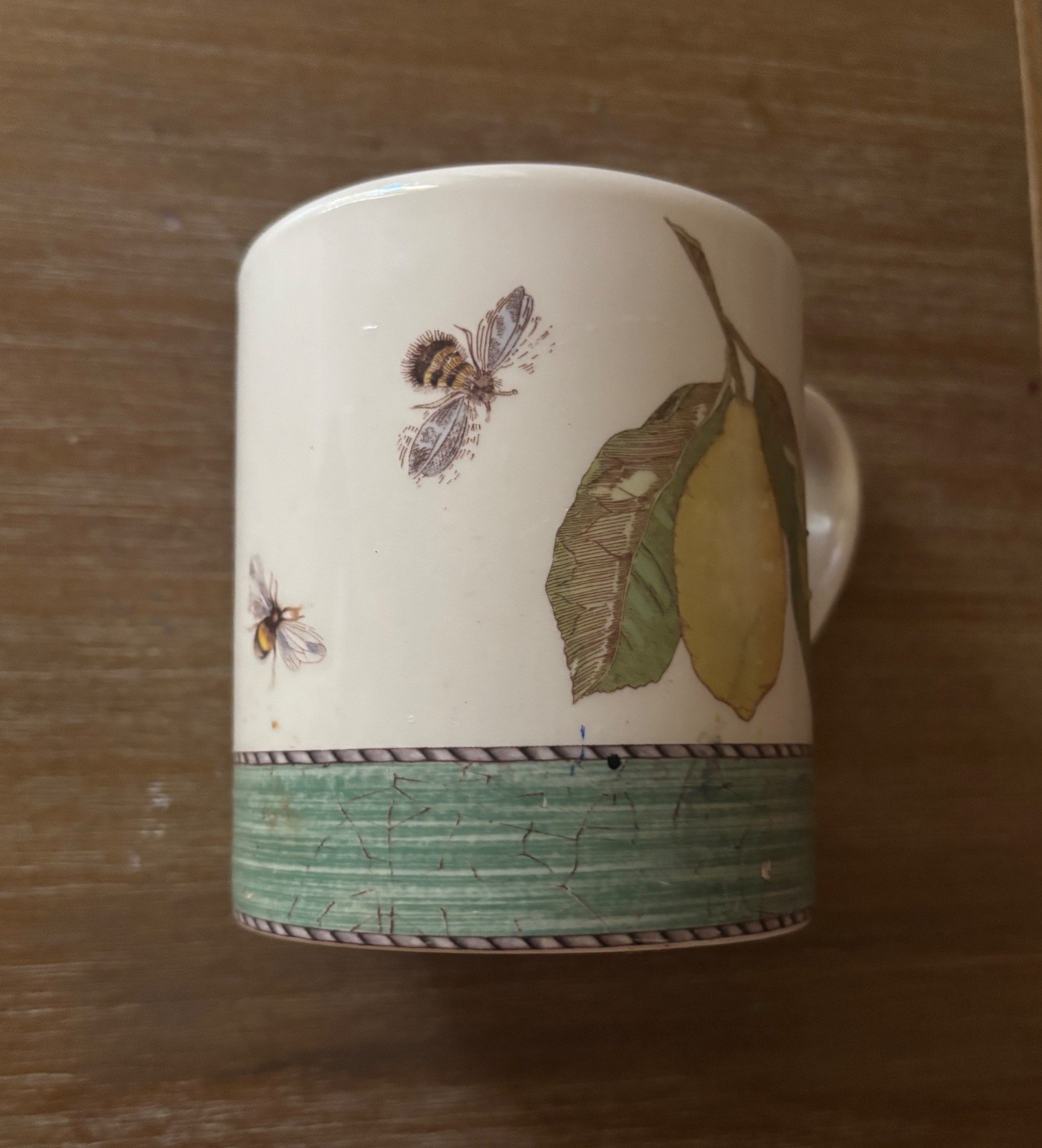 4 Wedgewood Sarah’s garden 16 oz coffee cups, one has chip look at photos