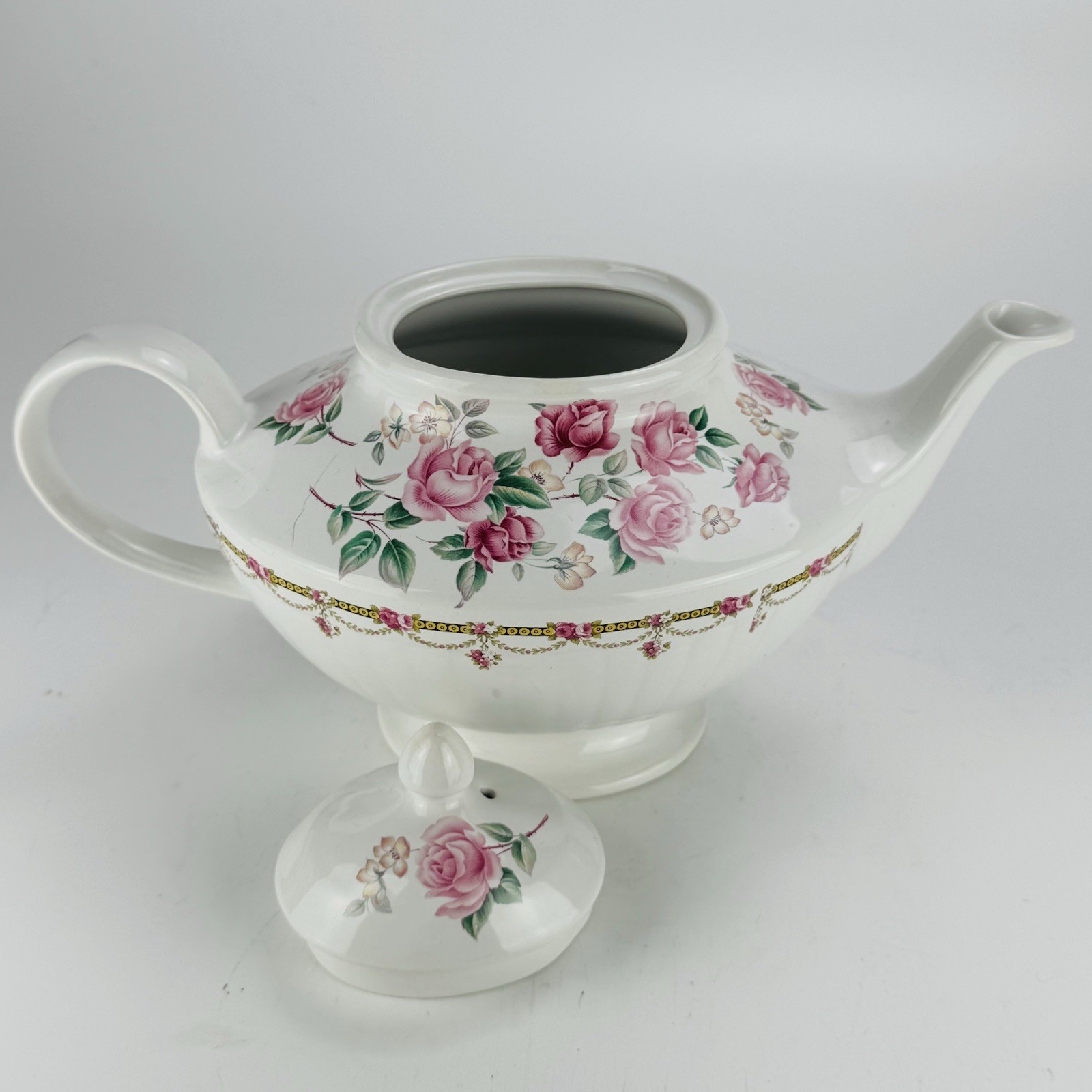 Vintage Arthur Wood & Son Teapot 6334 Pink Roses Staffordshire England 9.5””