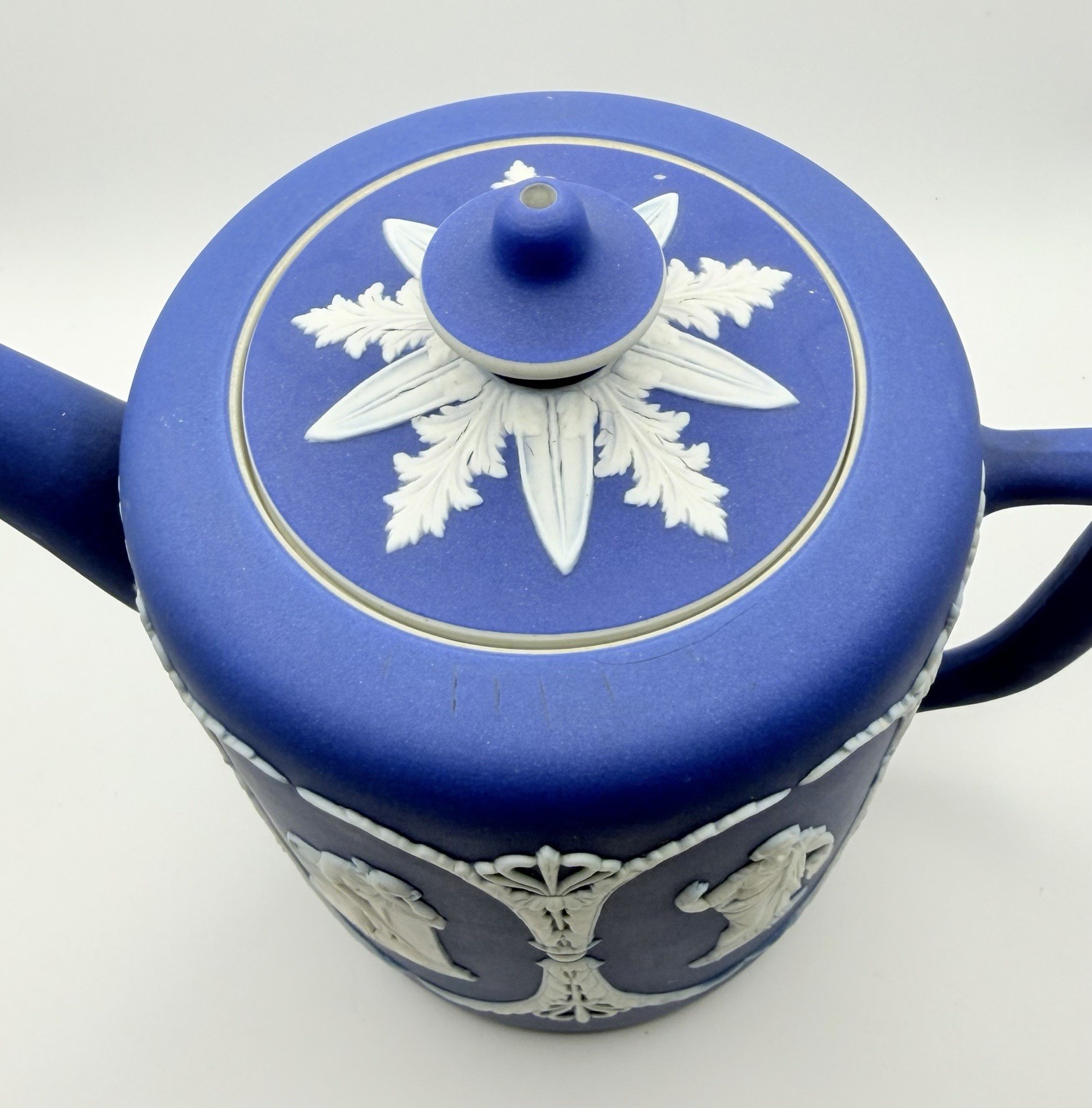 ANTIQUE WEDGWOOD STYLE COBALT BLUE JASPERWARE TEAPOT NEOCLASSICAL UNMARKED? FLAW