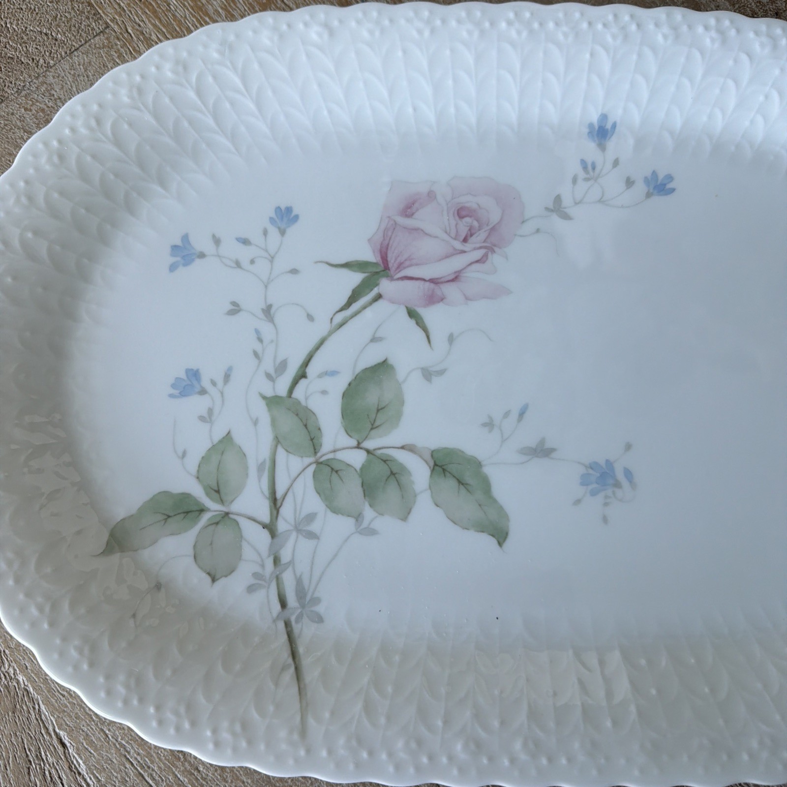 Mikasa APRIL ROSE Serving Platter Bone China 15 x 10 Embossed A7053
