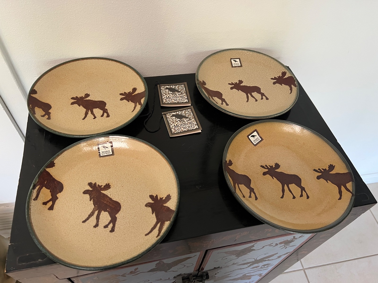 New set of 4 Monroe Salt Works Moose Stoneware Plates Maine Pottery Green Rim 9”