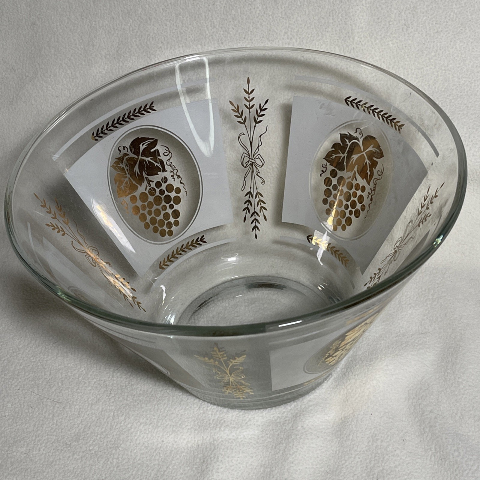 Vintage MCM Hazel Atlas Gold Grapes & Wheat Chip Serving Bowl White Panel