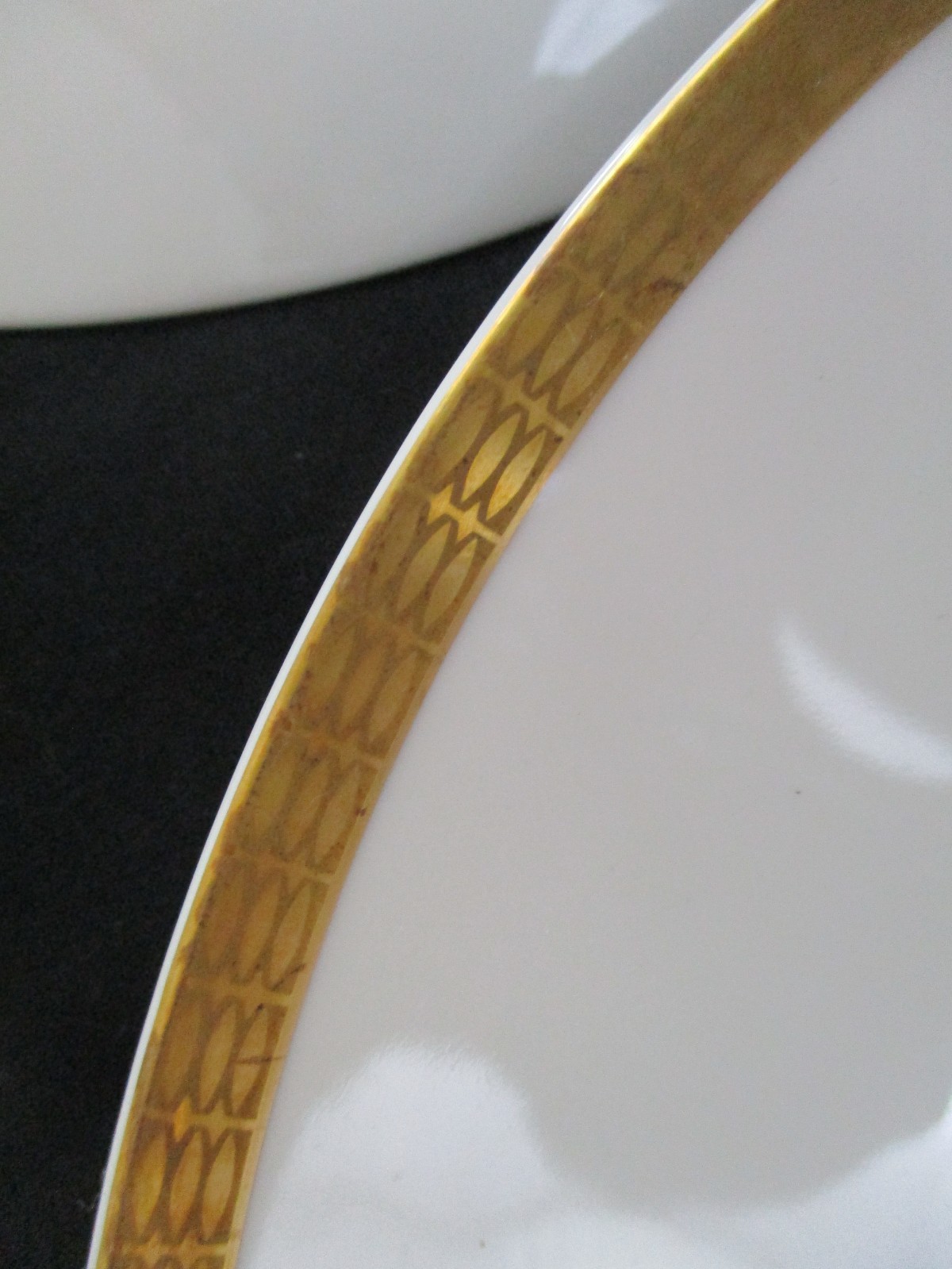 4 Vtg Gourmet’s Bavarian China Golden Elegance 10″ Plate White Gold Band Germany