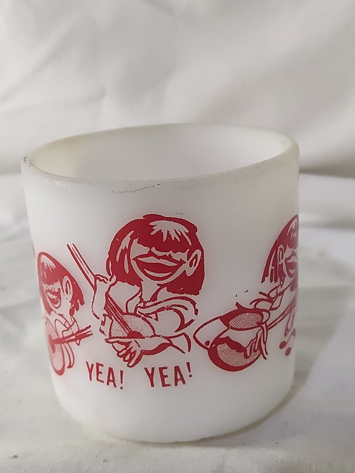 The Beatles YEA! YEA ! FEDERAL USA Milk Glass Coffee Cup mug RARE Fan 4