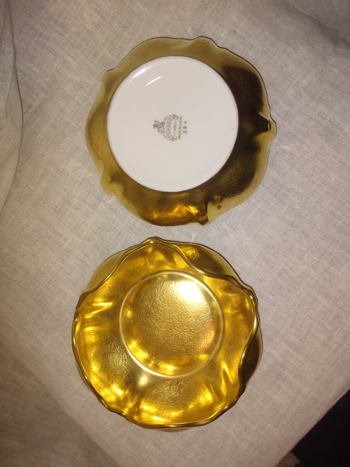 2 Vintage Pickard 25kt Gold Tulip / Ruffled edge 5″ Bowls/Dishes #286