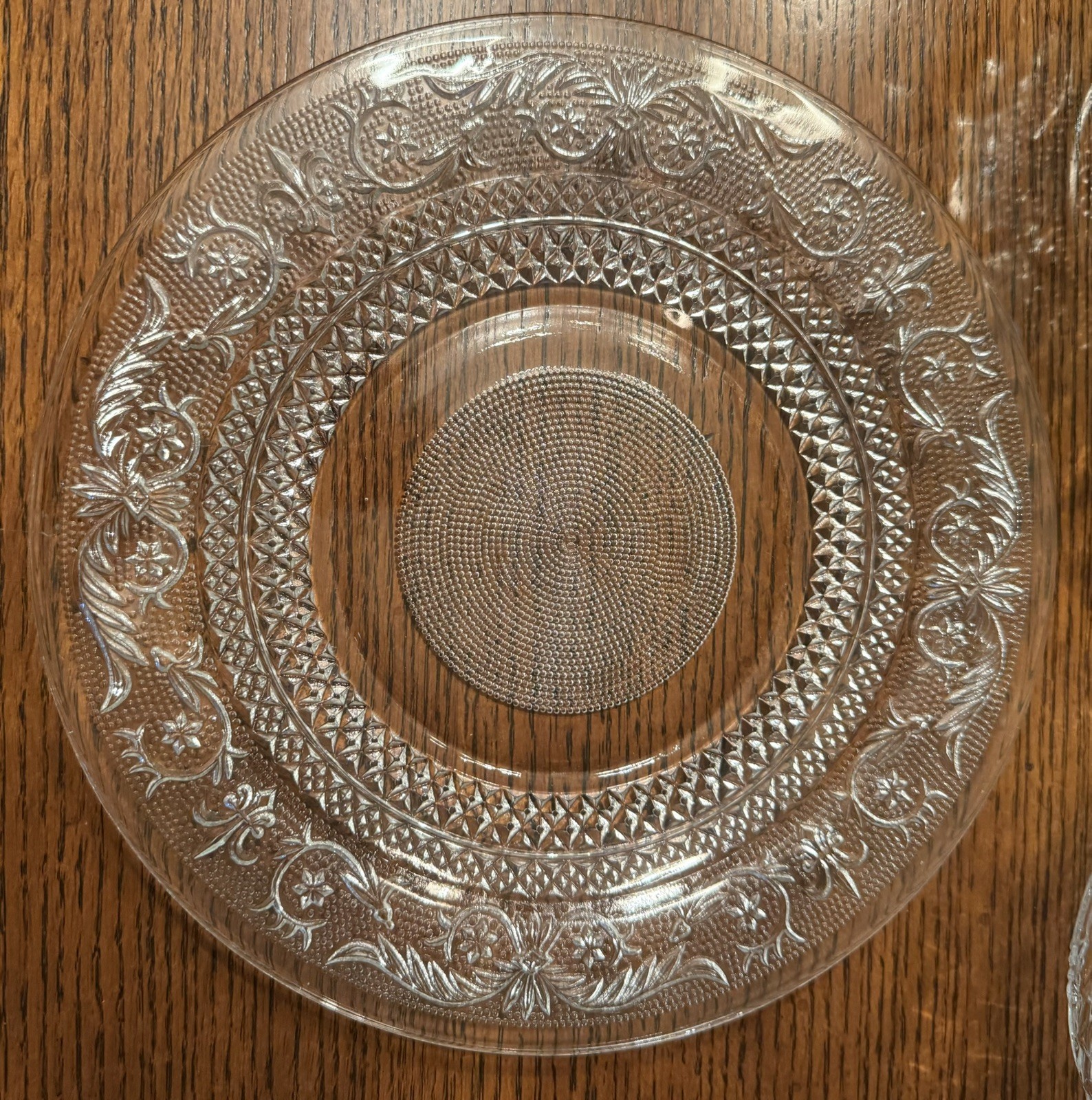 3 Pcs -VINTAGE KIG MALAYSIA Trellis Glass Sandwich; 2 Serving Bowls & 1 Lg Plate