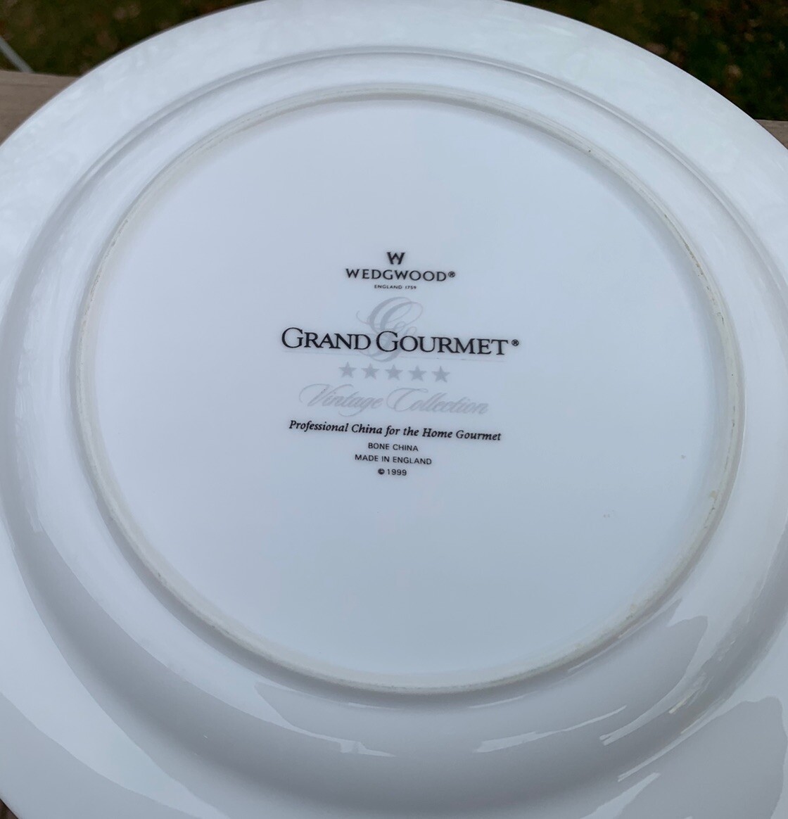 Wedgwood Vintage Collection Grand Gourmet 8 5/8”Salad Plate Bone China Vineyards