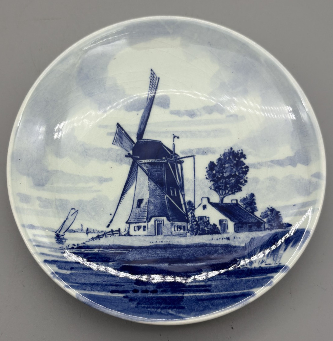 Vintage Delfts Blue Royal Wall Plates Hand Painted Set of 3 Made in Holland 5.5″