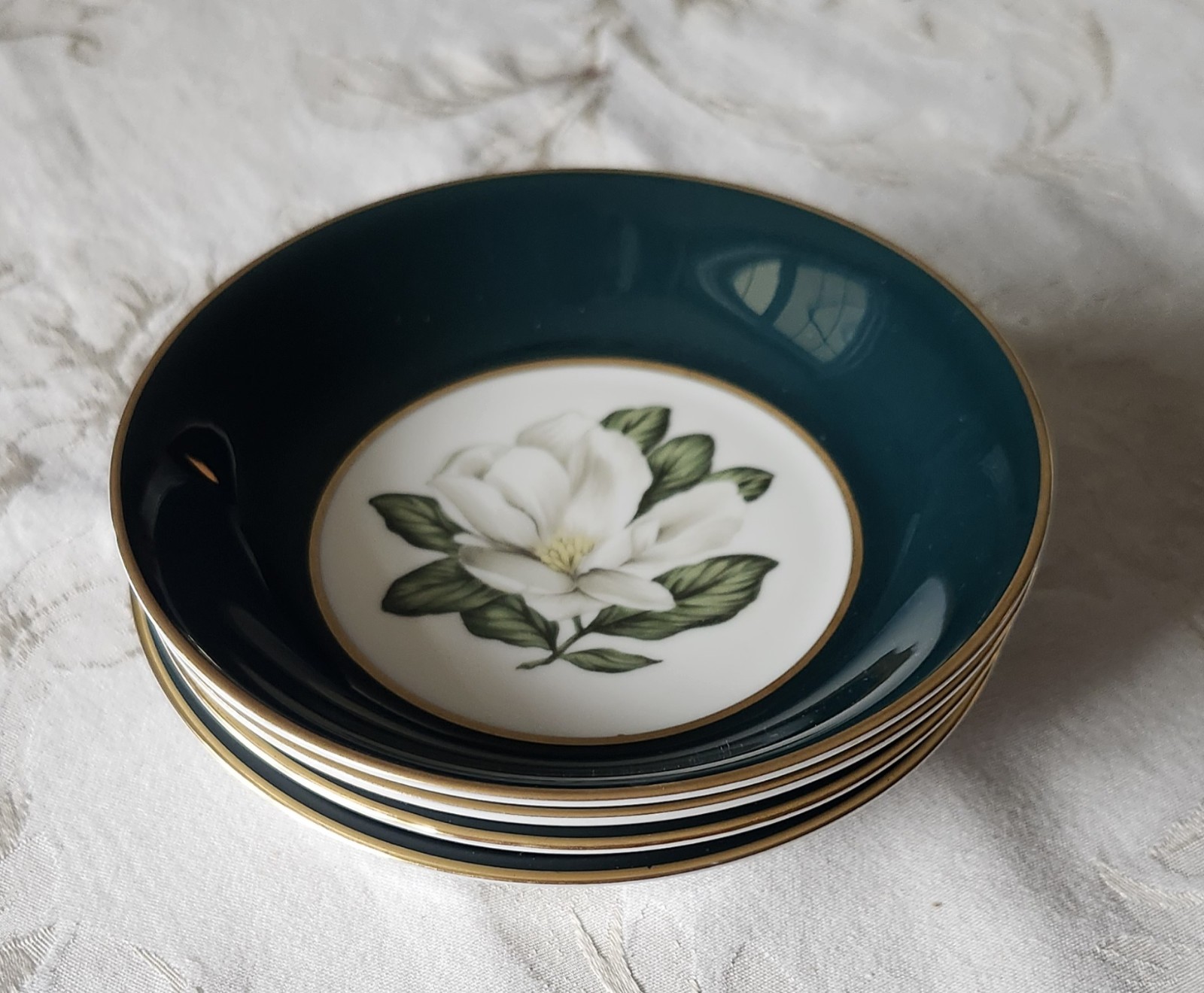 4 GOLD TRIM ARCADIAN WINDSOR FRUIT/DESSERT/SAUCE BOWLS