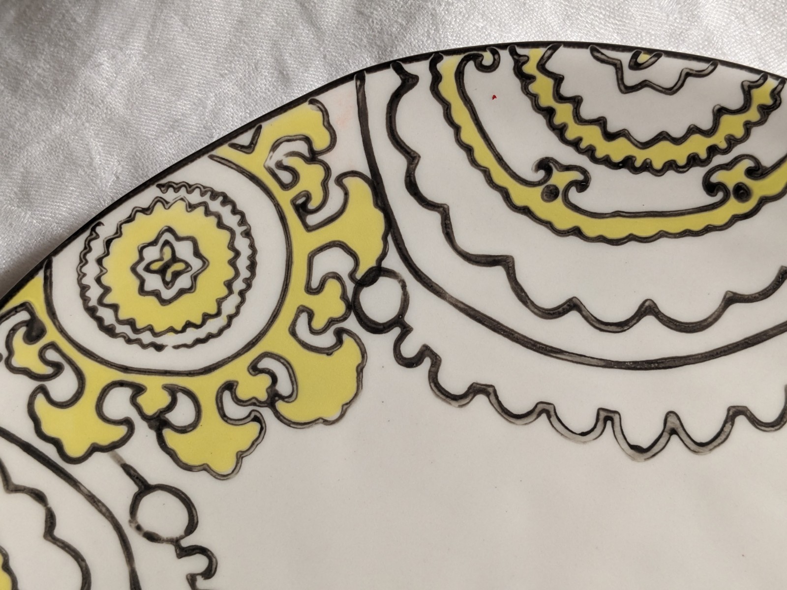 ANTHROPOLOGIE GLORIOSA Yellow Stoneware Dinner Plate 10.25 In