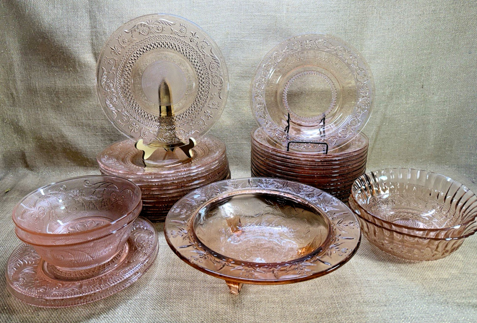 Vintage KIG Malaysia Pink Glass Dinnerware Set 34 Pc Fleur De Lis Trellis EUC
