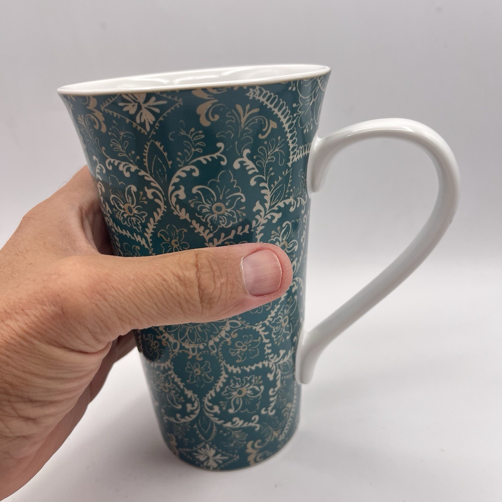 222 Fifth Dinnerware Teagan Teal Pattern Latte Mug 6 1/4″ x 4″