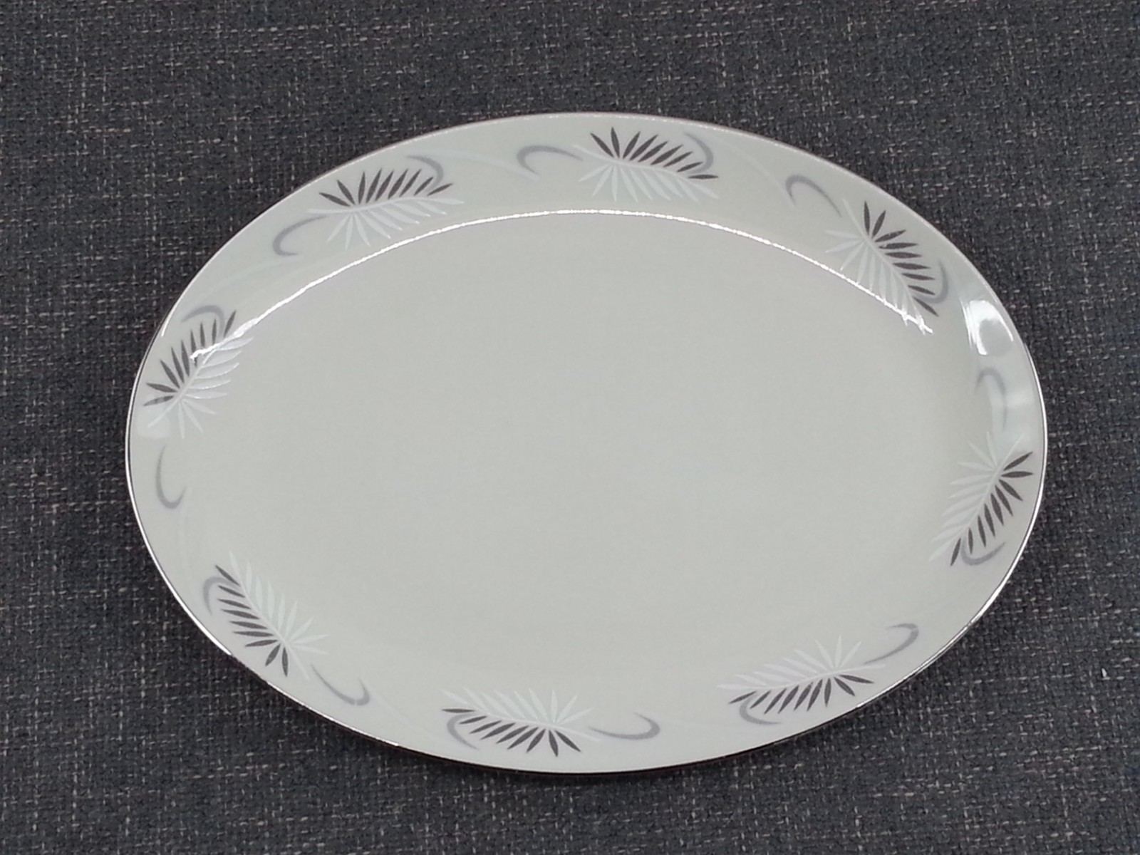 2pc Flintridge China Continental White Round Oval Serving Platter