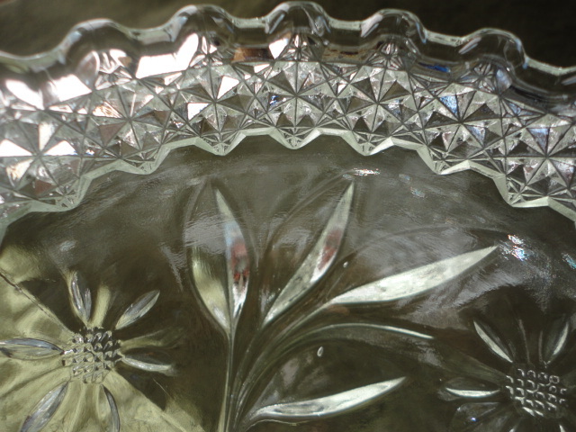 US Glass Co Floral & Diamond Pedestal Bowl Compote 5-1/2 in tall Vintage
