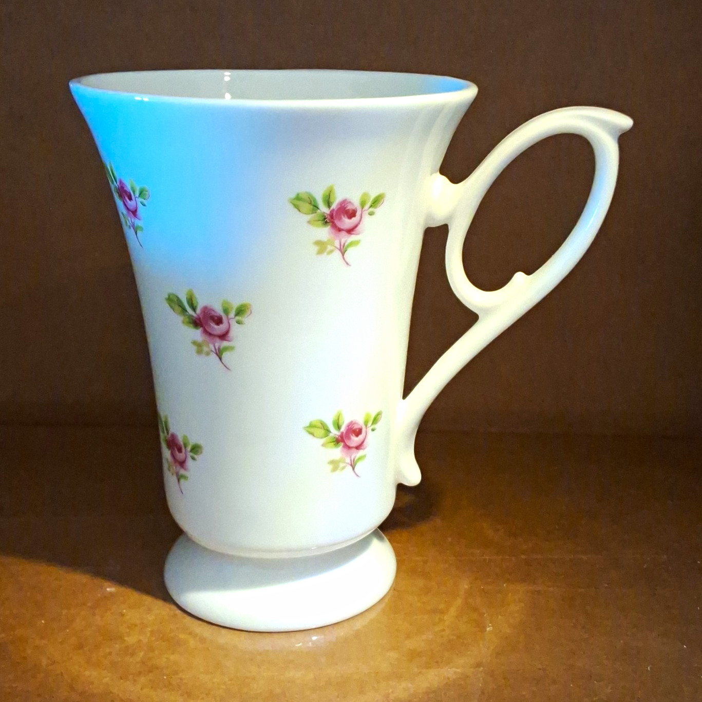 Shelley Fine Bone China England Rosebud Mug White/Pink/Green With Handle
