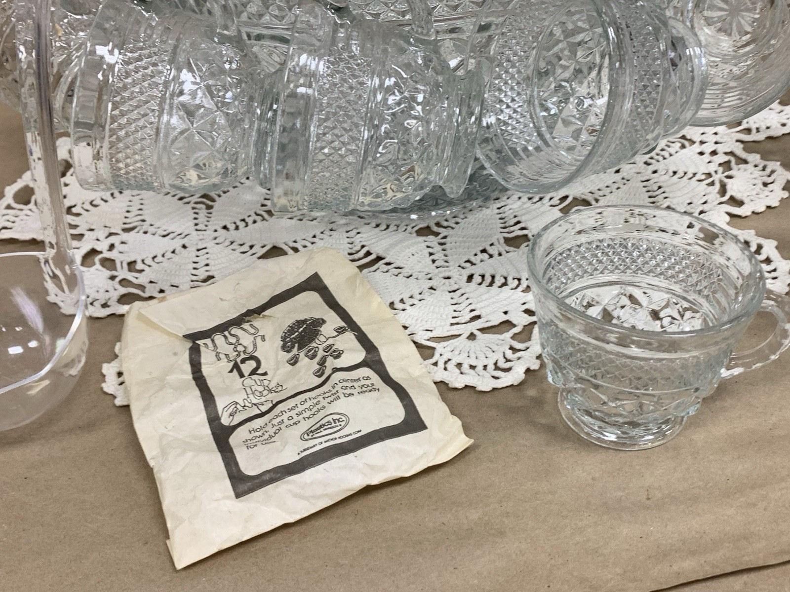 Vintage Anchor Hocking Wexford Punch Bowl Set With 17 Cups Hooks & Ladle