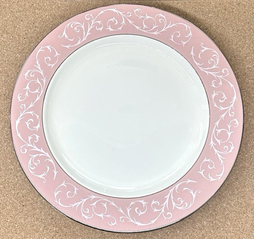 FILIGREE PINK Set of 4 Dinner Plates 10″ Harmony House USA Platinum Trim EUC!
