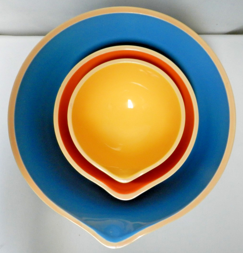 Ravinia Set 3 Spouted Nesting Bowls Mixing Baking yellow orange blue Dish Micro