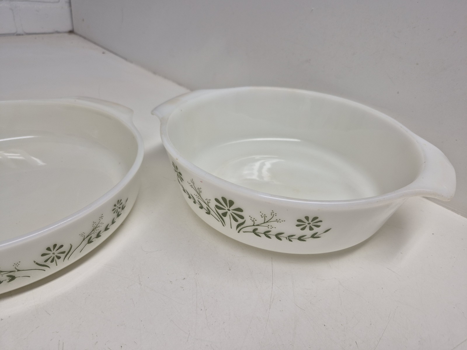 Vintage 1970’s Glasbake Green Daisy Milk Glass Casserole Dishes Set Of 2