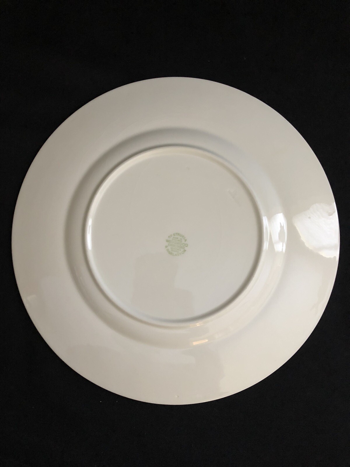 WEDGWOOD QUEENSWARE PINK ON CREAM 10-3/4″ DINNER PLATE GRAPES — AS IS