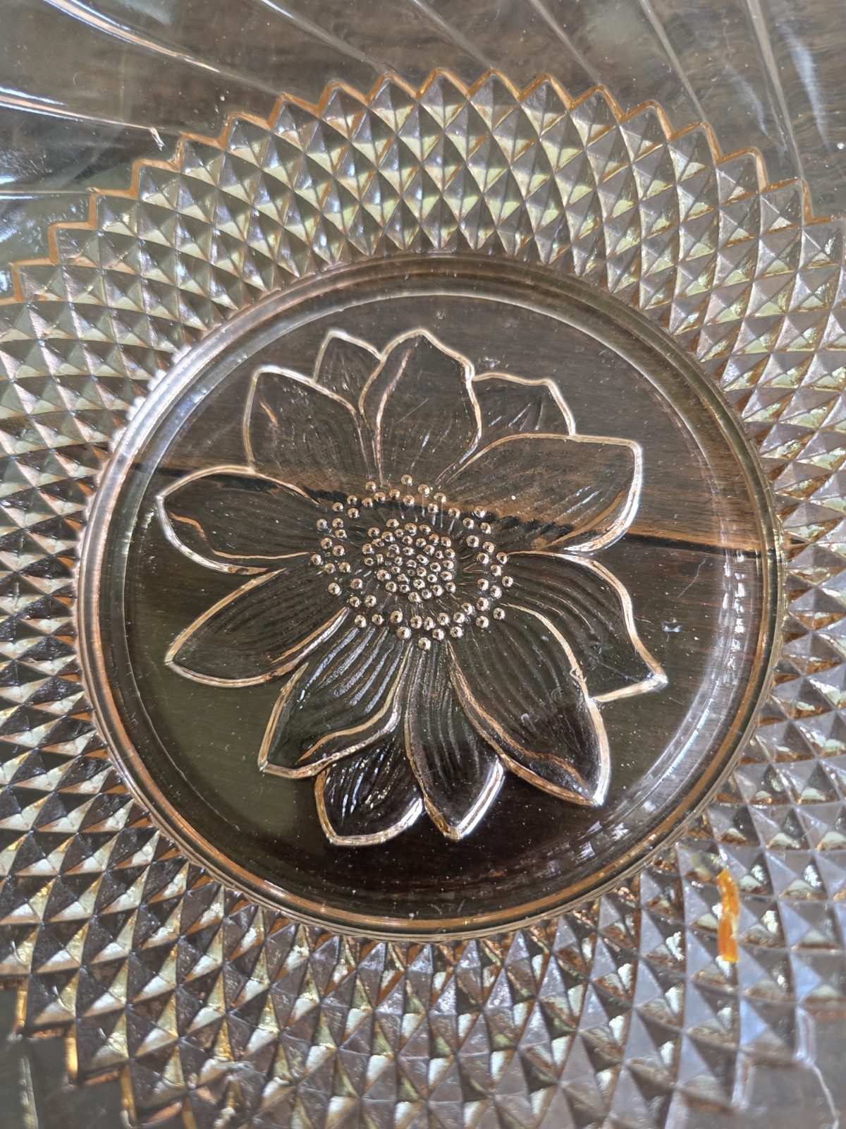 VTG KIG Indonesia Pink Glass Sunflower Sawtooth Edge/Diamond Design Serving Bowl