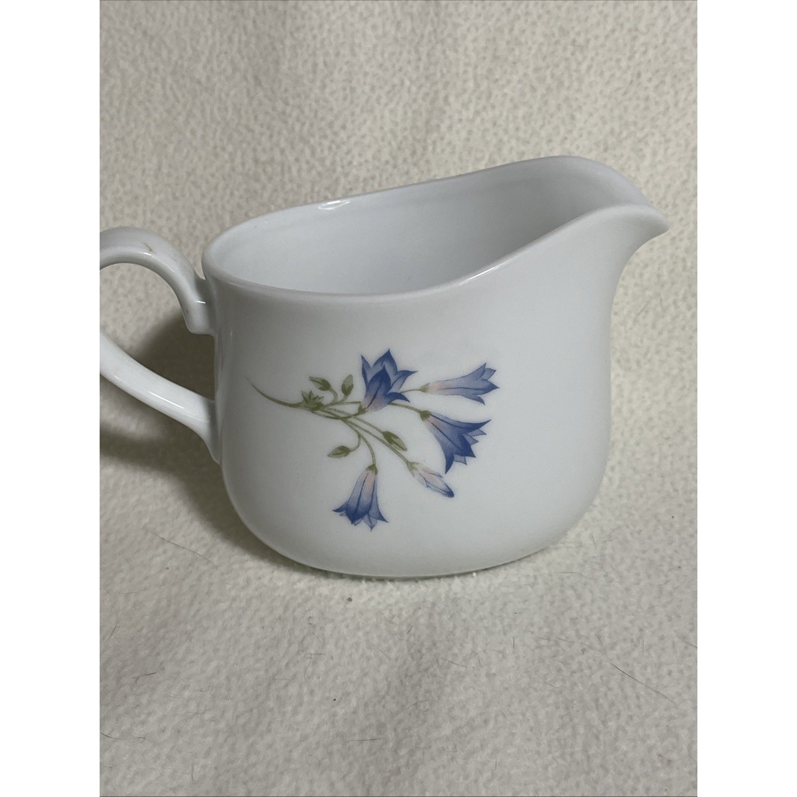 Beautiful Corning Blue Dusk Flower Designed Handled Gravy Boat