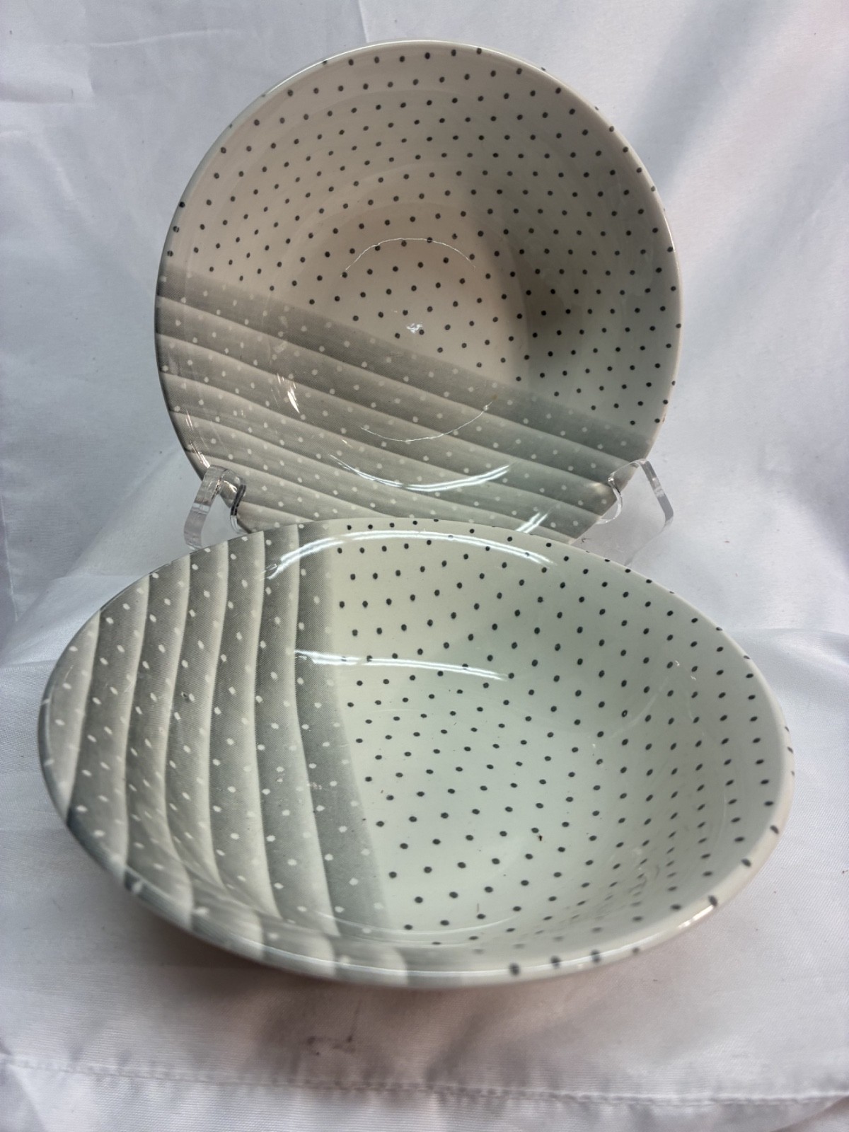 VINTAGE CHURCHILL ENGLAND GRAY SHADES – POLKA DOTS 7-7/8″ Cereal/Salad Bowl 2