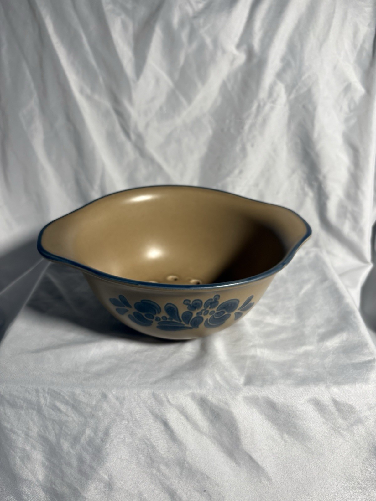 Vintage Pfaltzgraff Folk Art Berry Colander Strainer Bowl. Blue/Brown